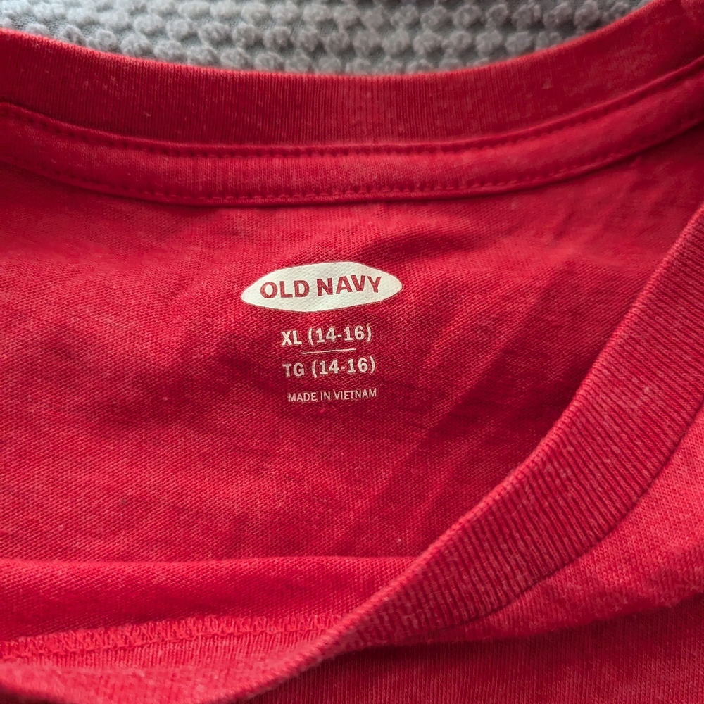 Boys size 14-16 T-shirts (3) - Picture 4 of 9